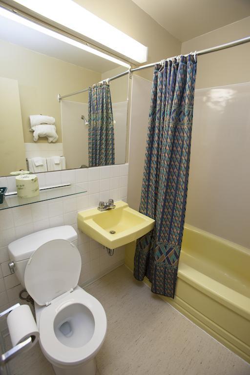 Lake-Vu Motel Kenora Room photo